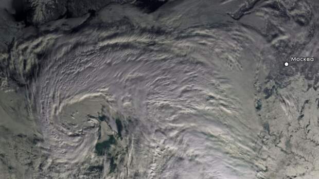 «Роскосмос» опубликовал снимок надвигающегося на Москву снежного циклона