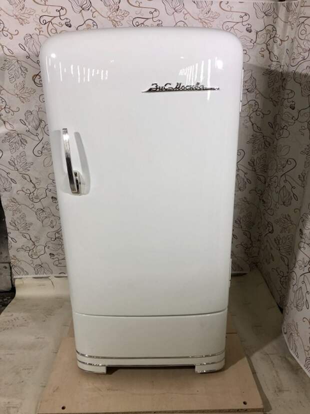 Холодильник отлично впишется в интерьер кухни как ретро-элемент. / Фото: retrotexnika.ru Холодильник отлично впишется в интерьер кухни как ретро-элемент. / Фото: retrotexnika.ru