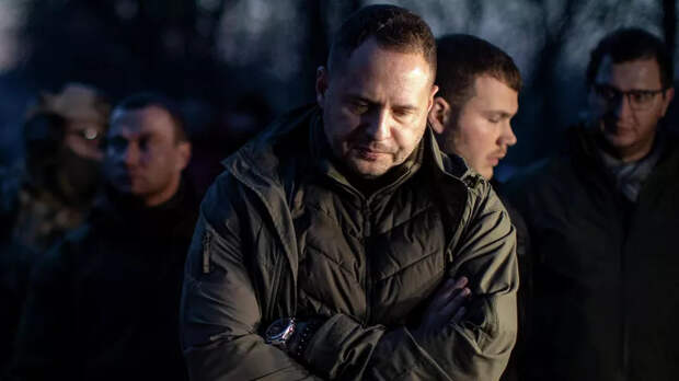 "Бабетта идёт на войну": Ермак со своей охраной выехал на фронт