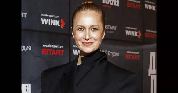 Виктория Исакова, Аглая Тарасова, Рузиль Минекаев и Александр Яценко посетили премьеру сериала в Москве