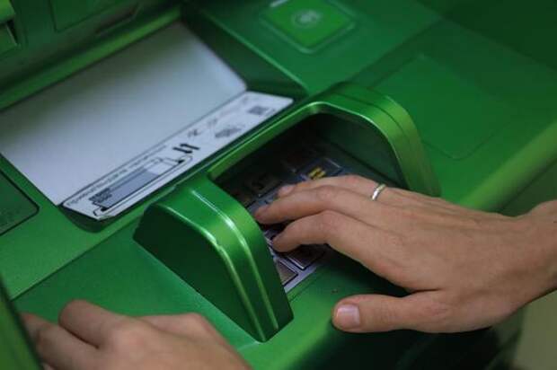 Приставы взыскали почти три миллиона рублей с автомастерской в Петербурге