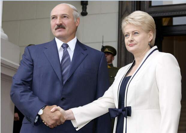 Александр Лукашенко и Даля Грибаускайте. Фото с сайта: ldiena.lt