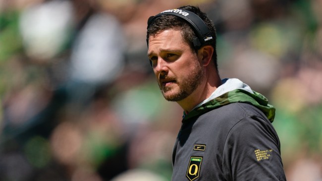 Oregon head coach Dan Lanning