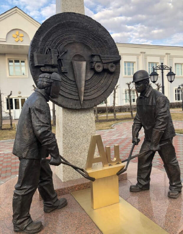 Памятник золотодобытчикам в Красноярске Памятник золотодобытчикам в Красноярске