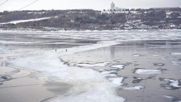 Два подростка пропали во время перехода через Волгу в Ульяновске