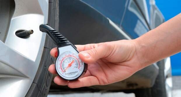 Как выбрать манометр для накачки шин