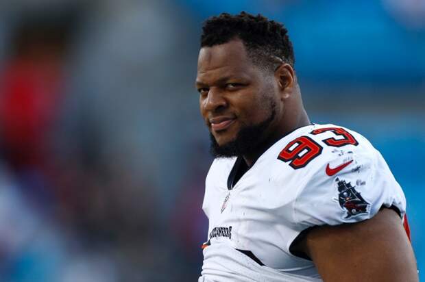 Bucs Fans React To Ndamukong Suh Hinting The Team Still Needs Him On The Roster