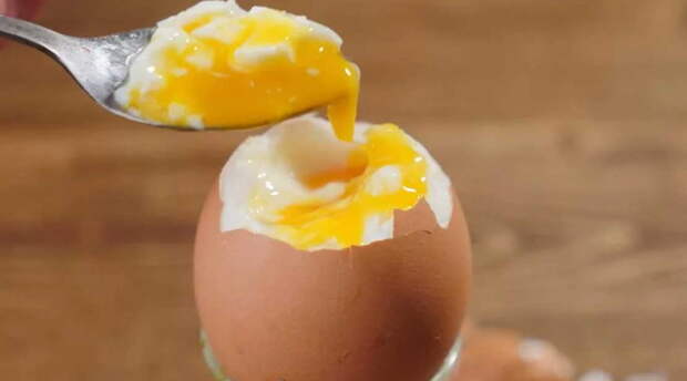 При цистите ешьте вареные яйца всмятку со сливочным маслом - каждый день