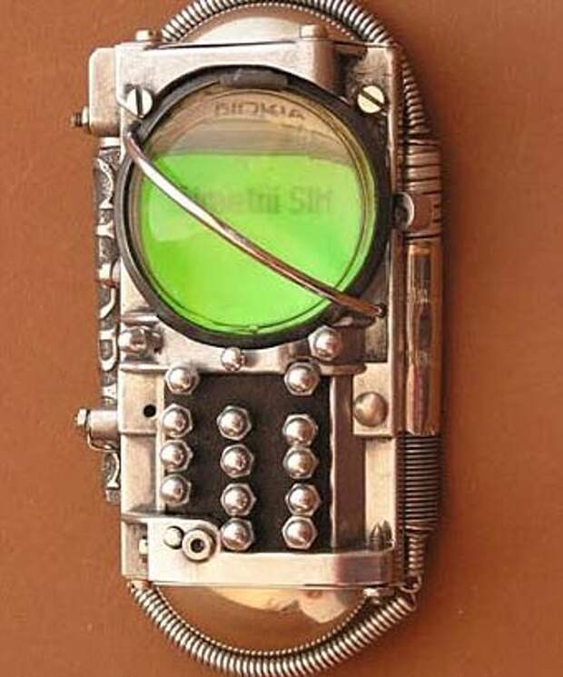декорируем старый мобильный телефон