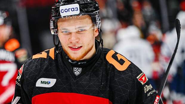 Игрок «Авангарда» Гуляев получил перелом лицевой кости