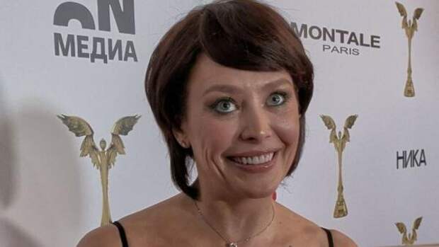 52-летняя Волкова отреагировала на слухи о романе с женатым коллегой