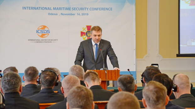 От таких рогулей и ушли крымчане: Министр обороны Украины ответил на незаданный вопрос