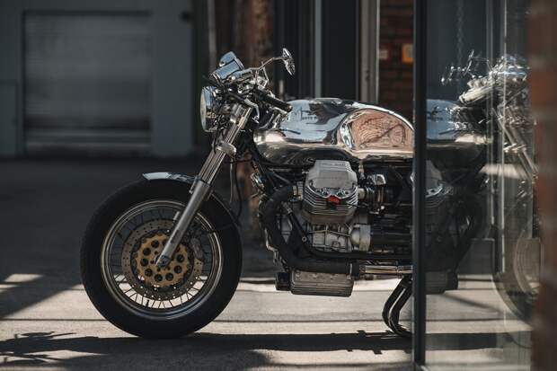 Bernd & Robin Mehnert: кафе рейсер Moto Guzzi California 1100 EV