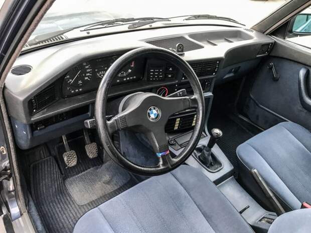 Просто, лаконично, функционально — все для водителя bmw, авто, автомобли, обзор, ретро авто, седан, тест-драйв, янгтаймер