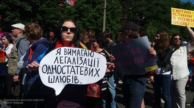 Американский ЛГБТ-активист призвал Гончарука и Нефедова сделать каминг-аут