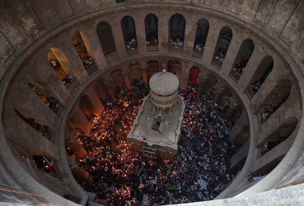 Церемонию схождения Благодатного огня проведут, несмотря на военные ограничения