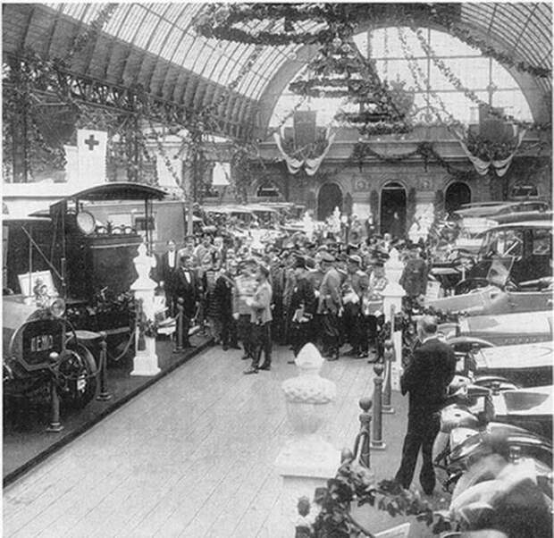 В Петербурге-Петрограде проходили автосалоны в далеких 1907-1925гг. (13 фото)