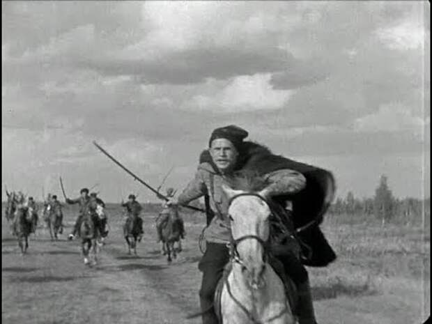 Кадр из фильма "Чапаев" (1934). В главной роли - Борис Бабочкин.