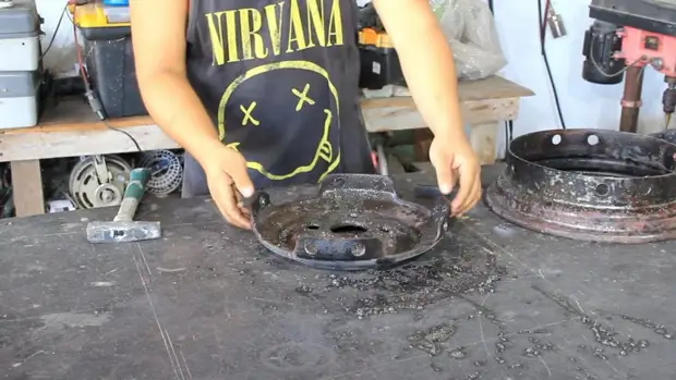 Поворотный сварочный стол из автомобильных дисков