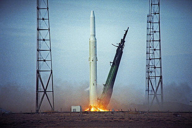 Запуск искусственного спутника Земли «Космос-2347» ракетой-носителем «Циклон-2», 1997 год. Фото: Сергей Казак / ИТАР-ТАСС