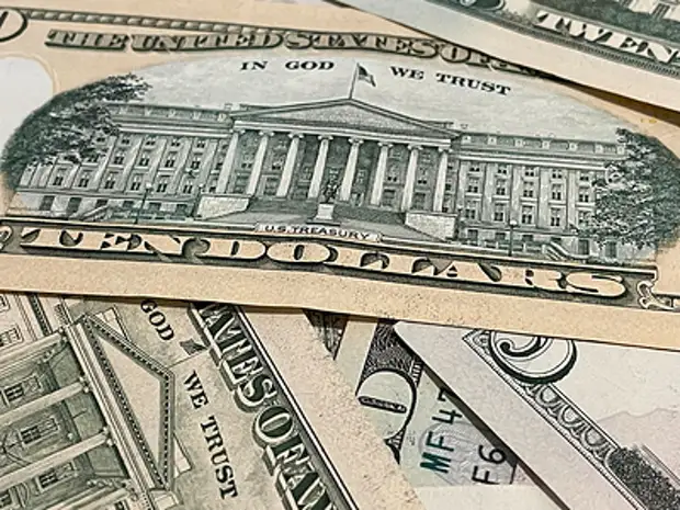 Экономист прояснил русским ситуацию с валютой: "Фантомные доллары"