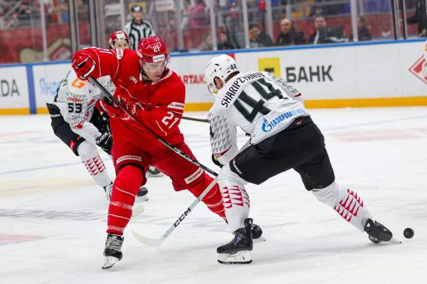 Плющев: «После развода с ИИХФ контракты в КХЛ стали пластилиновыми»