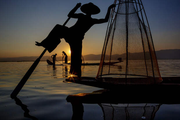 Традиционная рыбалка на озере Инле, Мьянма