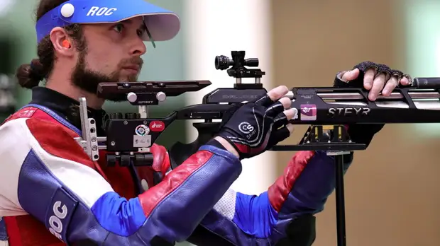 Каменский с первого места вышел в финал ОИ в стрельбе из винтовки из трёх положений