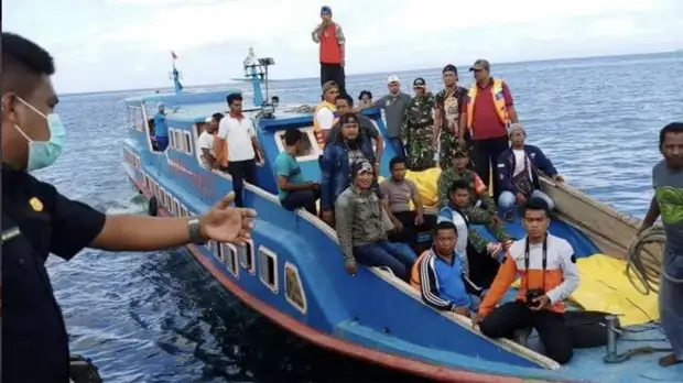 В результате последствий пожара на пароме в Индонезии погибли 10 человек