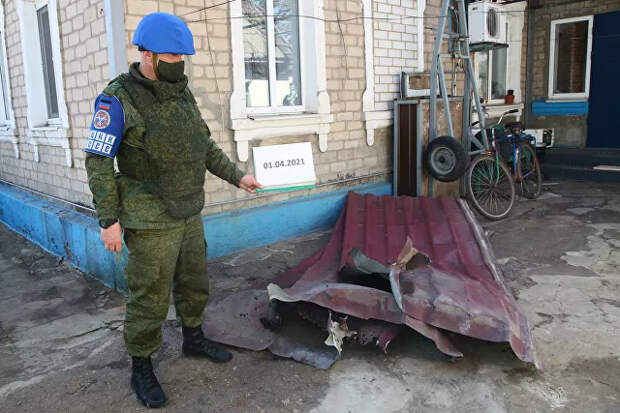 "Зеленского гонят в атаку". С чем связано обострение в Донбассе