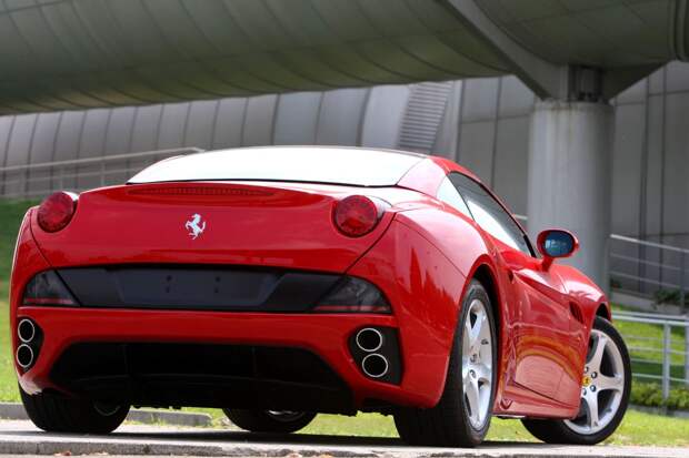 2008_ferrari_california_066_7112