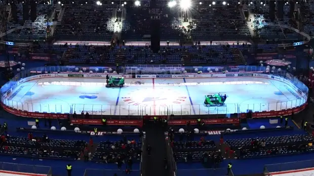 Перенос 14 матчей, карантин и сомнительные тесты за границей: новый сезон КХЛ оказался под угрозой срыва из-за COVID-19