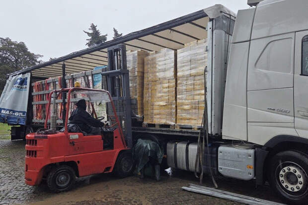 Папа Римский передал регионам Украины 100 тыс. порций сухих супов