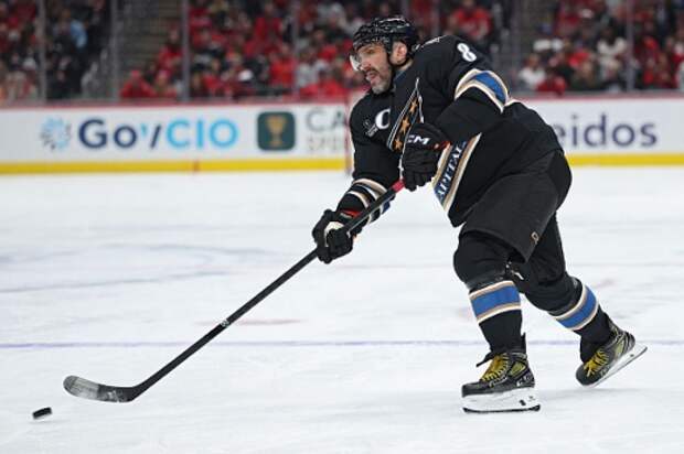 Могучий Овечкин! Спас матч для «Вашингтона», прошив вратаря мощнейшим щелчком Могучий Овечкин! Спас матч для «Вашингтона», прошив вратаря мощнейшим щелчком