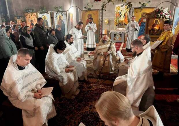 Память апостола и брата Господня Иакова в Проще.