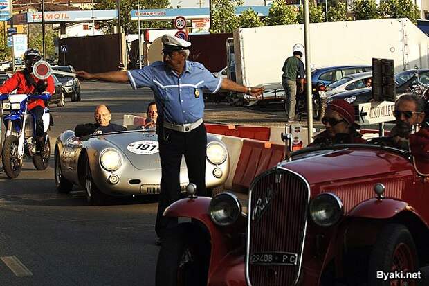 Mille Miglia легендарный авто пробег ретро автомобилей в Италии Mille Miglia легендарный авто пробег ретро автомобилей в Италии