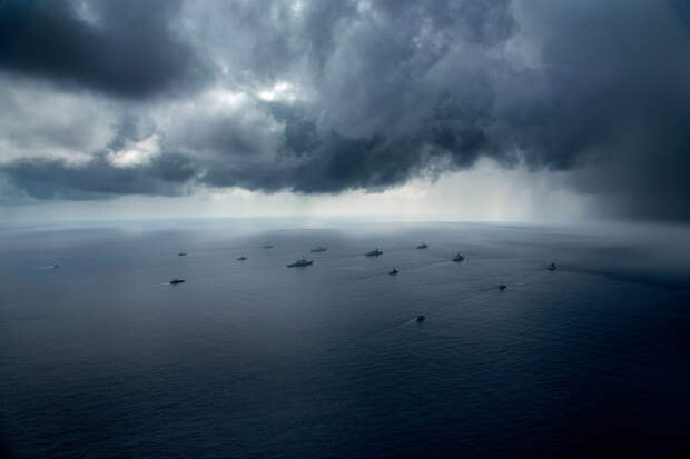Буря и корабли над Северной территорией