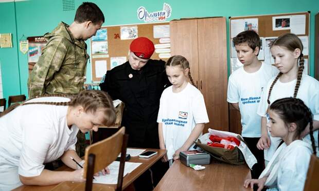 В Холмогорском округе ветераны СВО выступили судьями на «Зарнице 2.0»