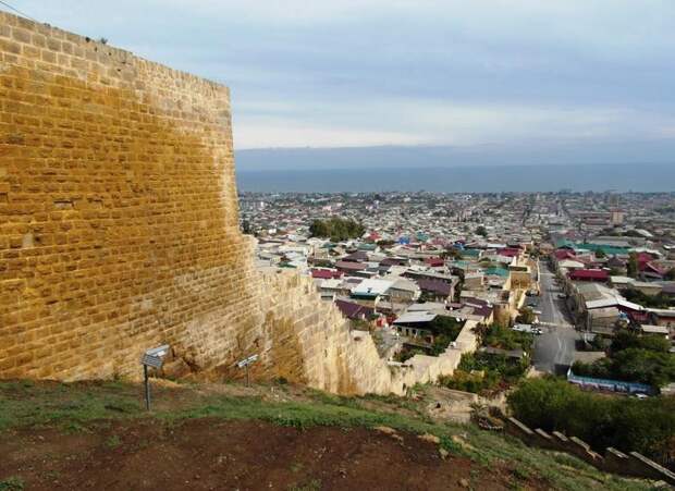 Дербентская крепость, Южная стена