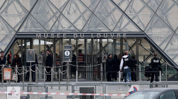 Все драгоценности из Лувра перемещены в подземное хранилище Банка Франции