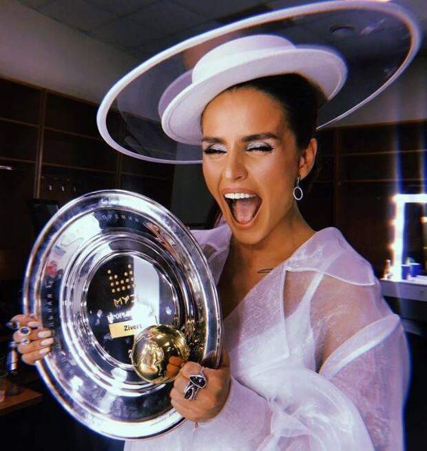 Zivert запустила краудлендинговую кампанию для съемок нового клипа