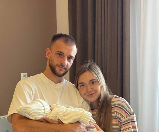 Фигуристка Радионова и футболист Кучаев стали родителями во второй раз