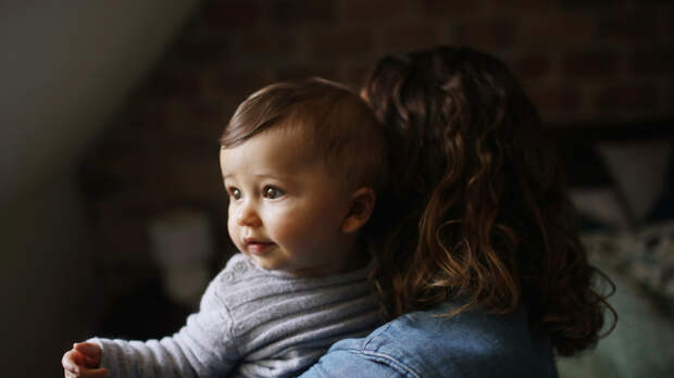 Депутат Лантратова объяснила предложение включить уход за ребёнком в стаж