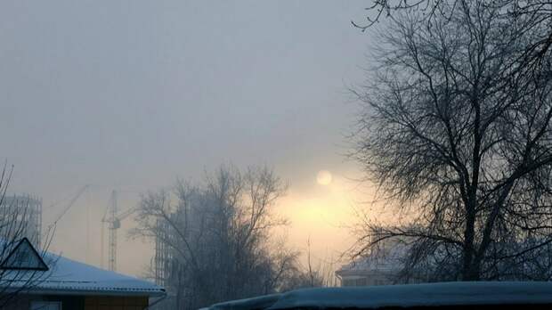 Утренний туман превратил Барнаул в загадочную сказку. Фото