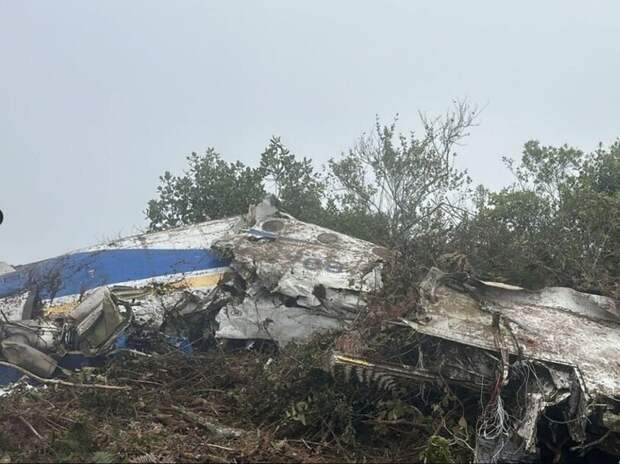 Выживших не обнаружено после крушения самолета с депутатом на борту