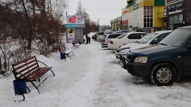 Власти Бийска заподозрили в перестановке скамеек для "формирования городской среды"