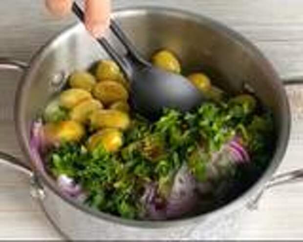 Теплый картофельный салат - а если приготовить с молодой картошечкой… - 5 фото