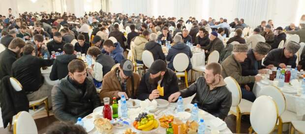 В Майкопе по инициативе Главы Республики Адыгея Кумпилова Мурата состоялся Республиканский ифтар