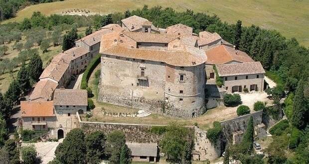 Андрей Данилко купил старинный замок в Италии
