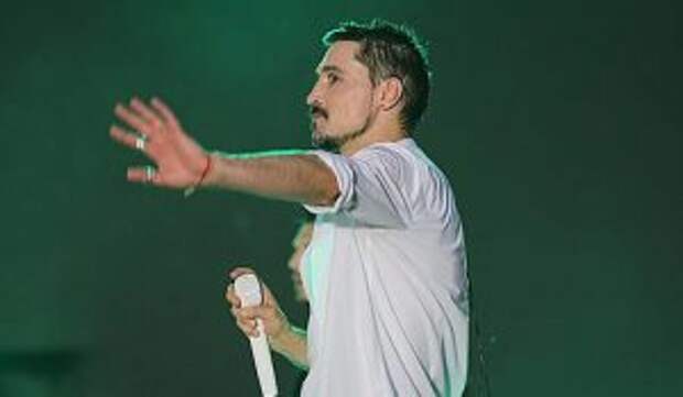 «Ему очень сложно»: известный журналист вступился за припавшего к бутылке Билана